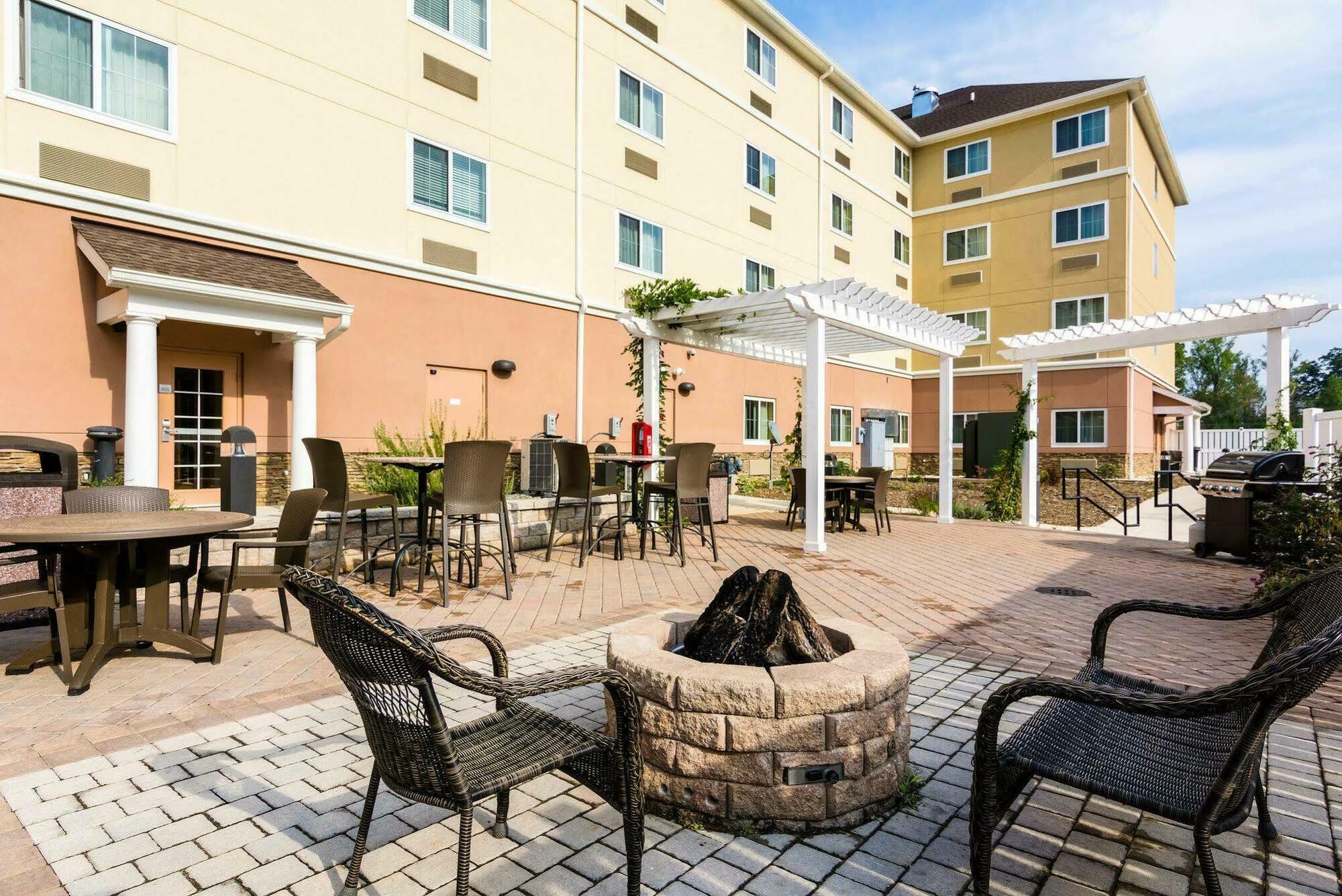 Suburban Studios Quantico Stafford Exterior photo